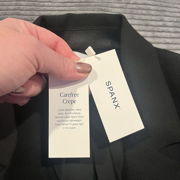 NEW, Spanx Carefree Crepe Blazer in Black SZ Large Crisp Classic Versatile - Picture 2 of 10